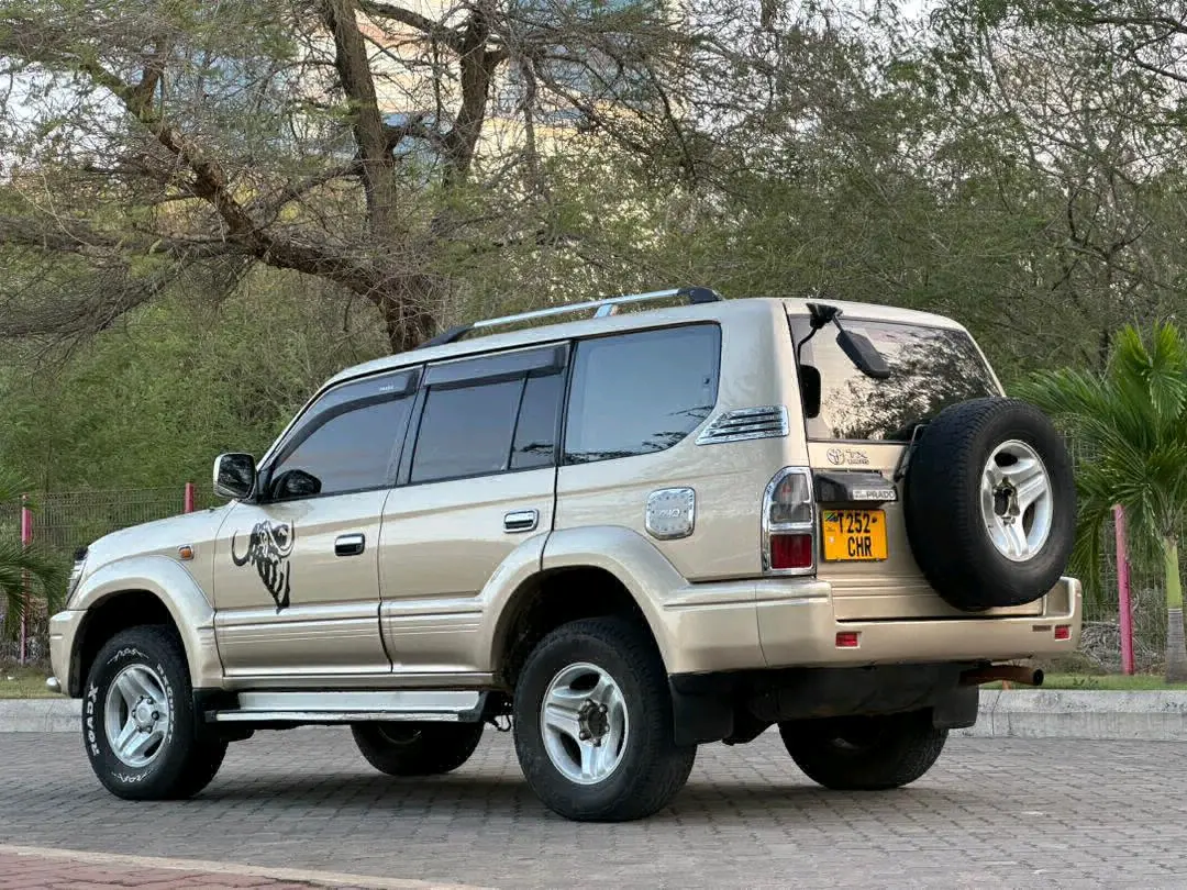 Toyota Land Cruiser Prado 2001 Gold thumbnail 4