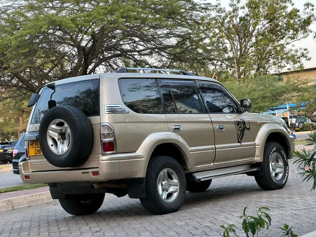 Toyota Land Cruiser Prado 2001 Gold thumbnail 5