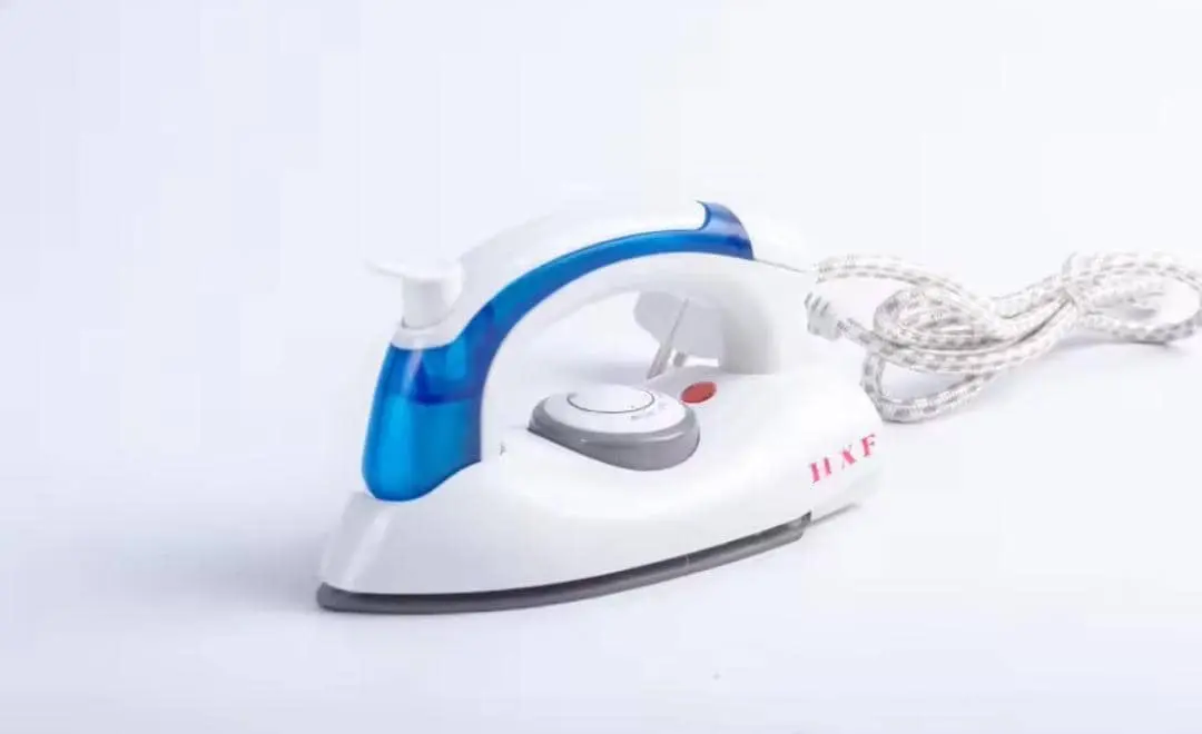 Mini Pocket Steam Iron thumbnail 2