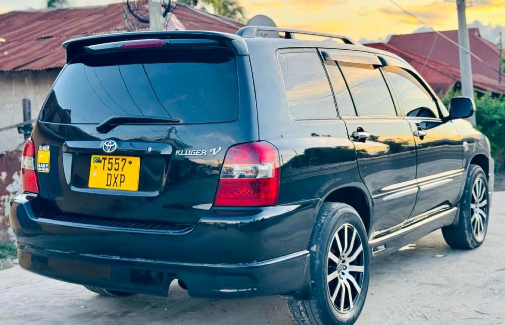 Toyota Kluger SUV 2005 2360cc DXP