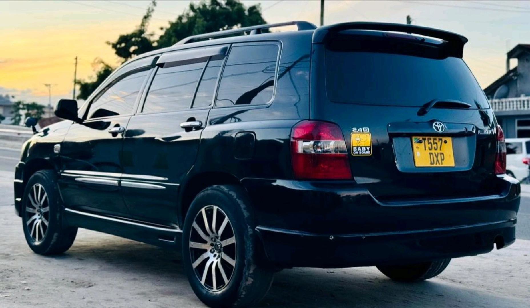 Toyota Kluger SUV 2005 2360cc DXP thumbnail 4