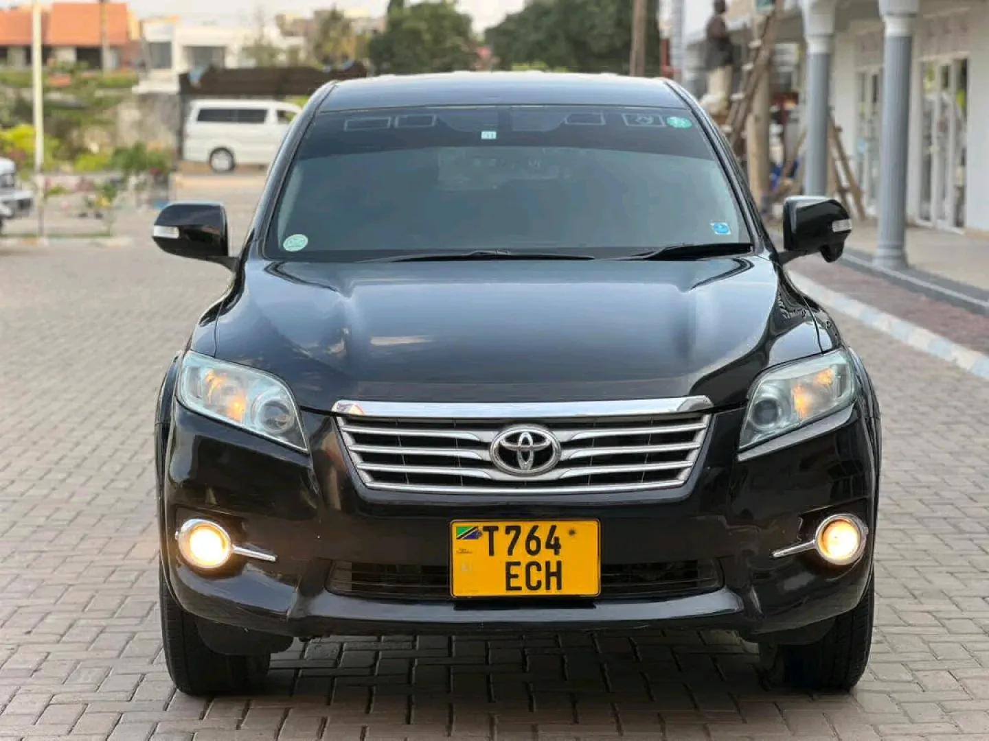 Toyota Vanguard SUV Nyeusi 2010