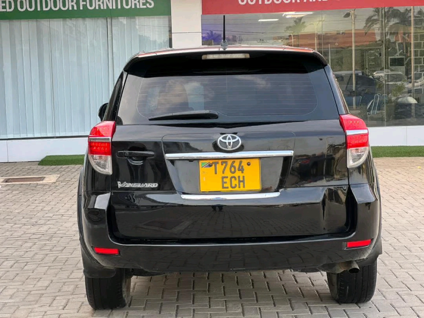 Toyota Vanguard SUV Nyeusi 2010 thumbnail 3