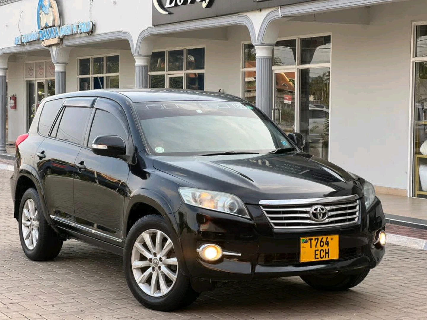 Toyota Vanguard SUV Nyeusi 2010 thumbnail 4