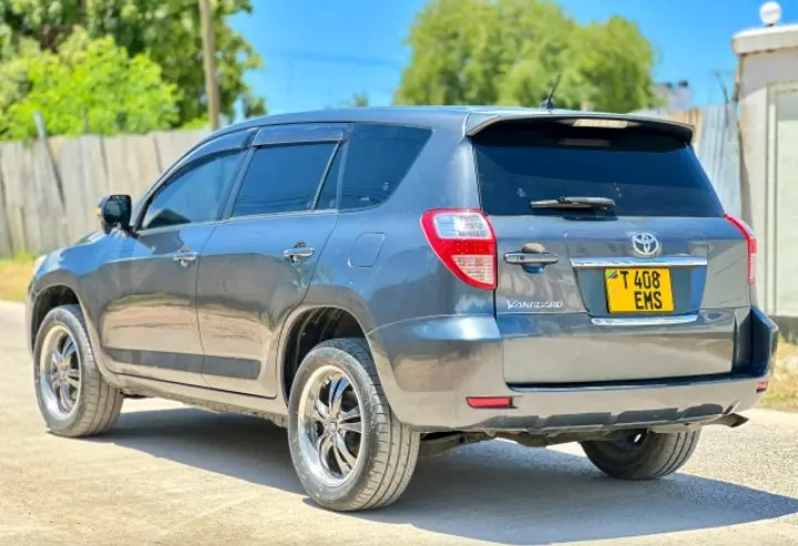 Toyota Vanguard suv thumbnail 5