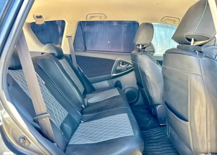 Toyota Vanguard suv thumbnail 8