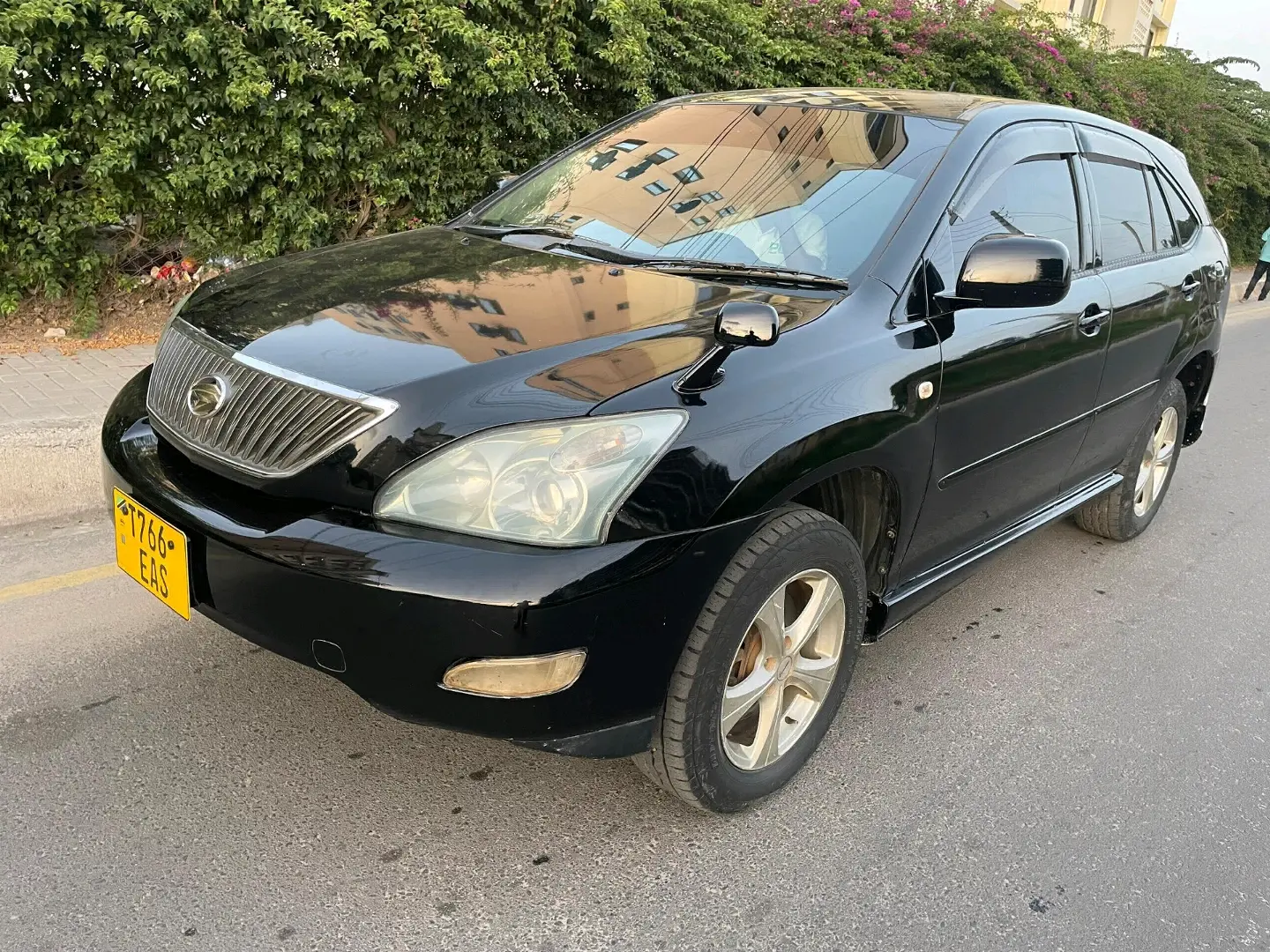 2004 Toyota Harrier SUV for Sale thumbnail 2