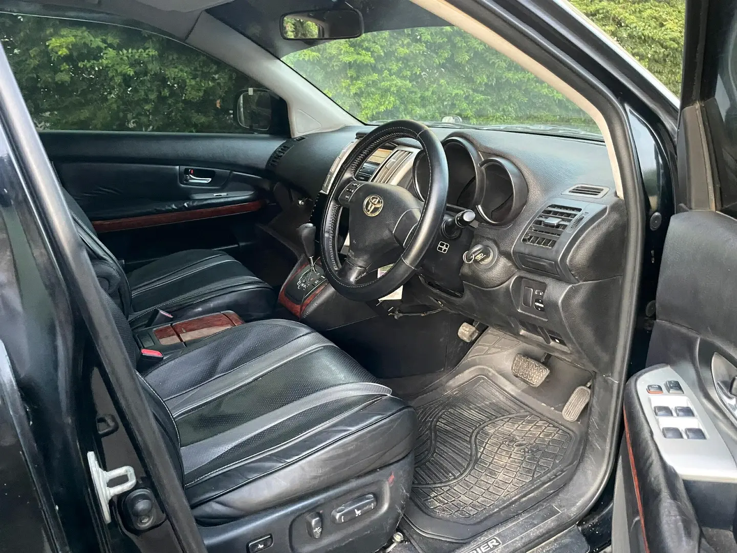 2004 Toyota Harrier SUV for Sale thumbnail 4