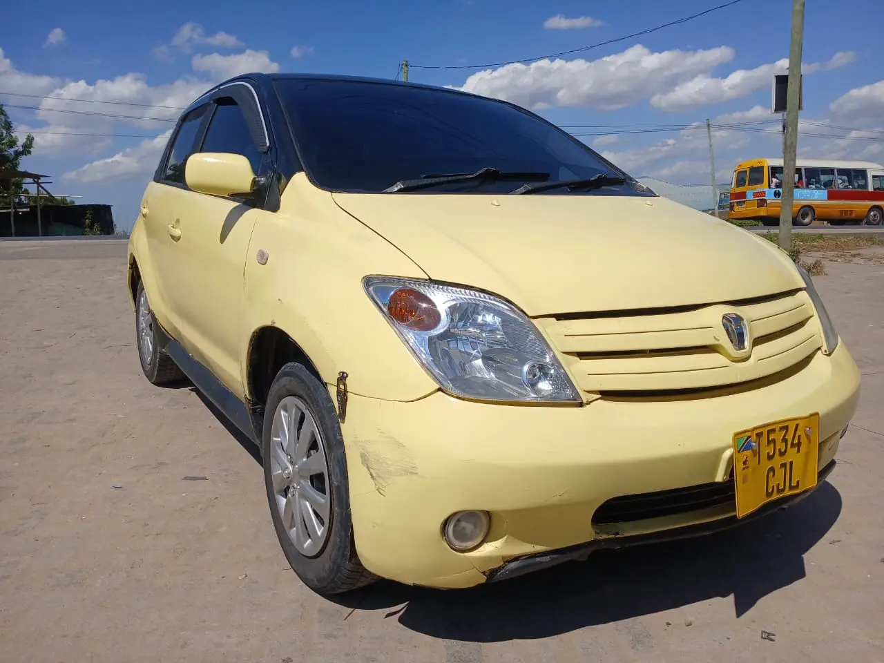 Toyota Ist CJL thumbnail 2