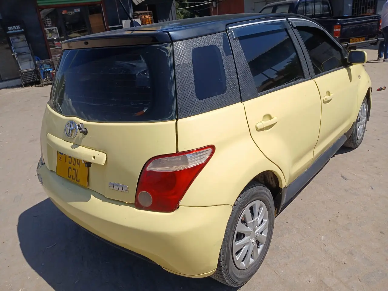 Toyota Ist CJL thumbnail 3