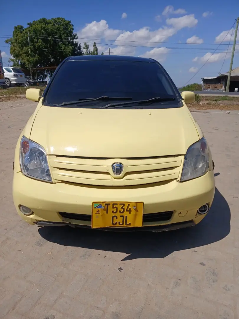 Toyota Ist CJL thumbnail 5
