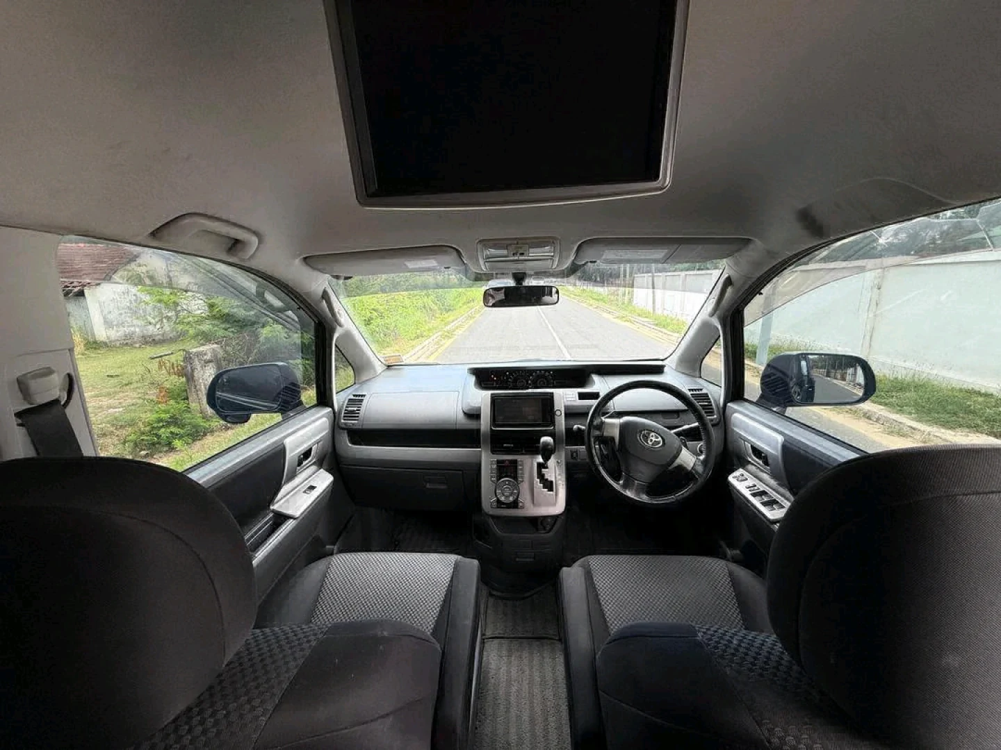 Toyota Noah 2008 Automatic Minivan Reg EHM thumbnail 7