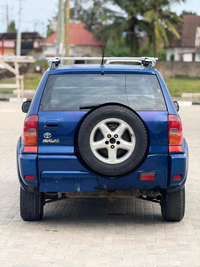 Used Blue Toyota RAV4 SUV 1990 CC thumbnail 4