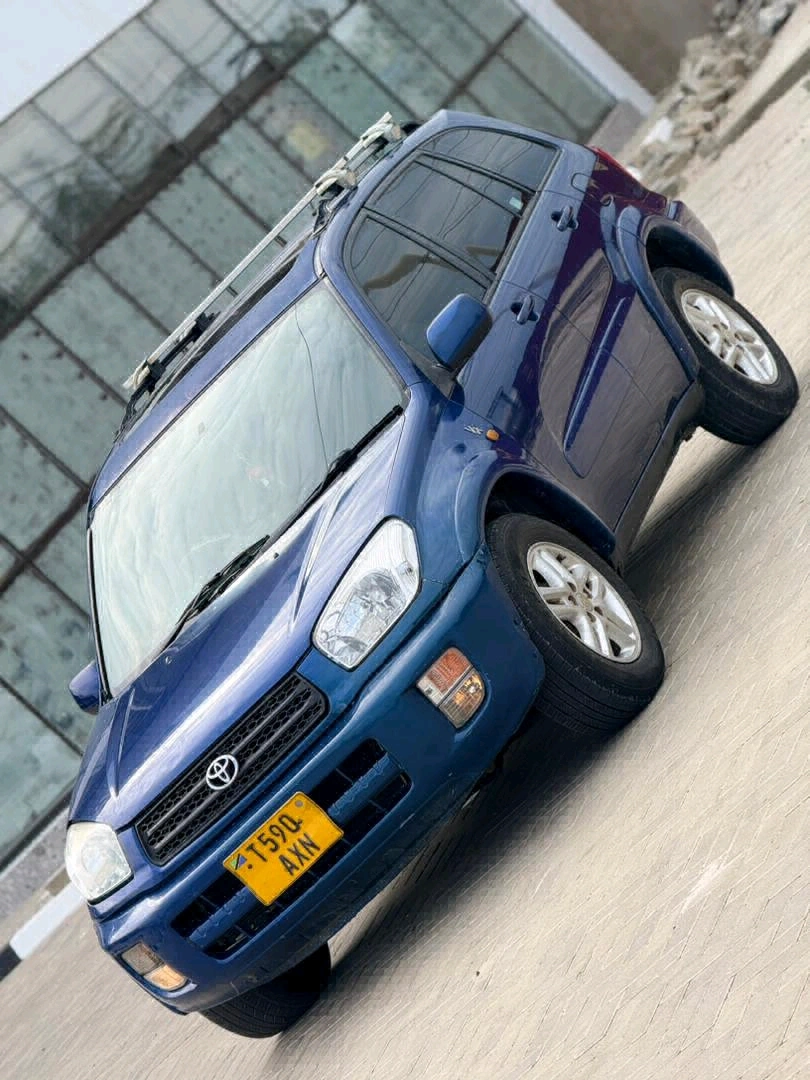 Used Blue Toyota RAV4 SUV 1990 CC thumbnail 5