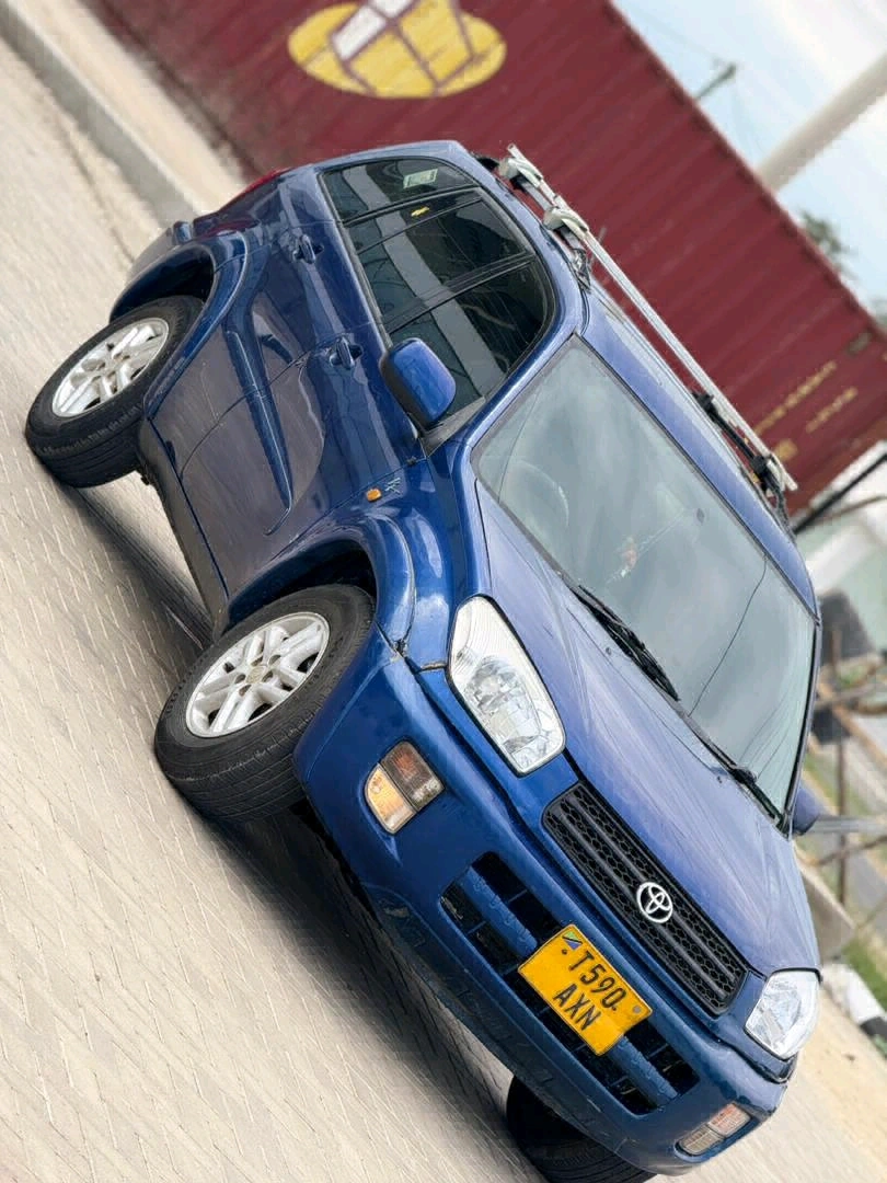 Used Blue Toyota RAV4 SUV 1990 CC thumbnail 7