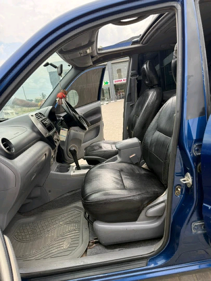 Used Blue Toyota RAV4 SUV 1990 CC thumbnail 9