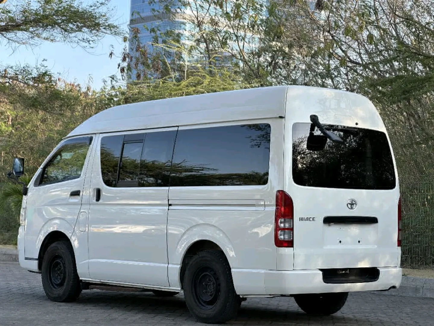 2006 Toyota Hiace Van 2700cc Automatic thumbnail 3