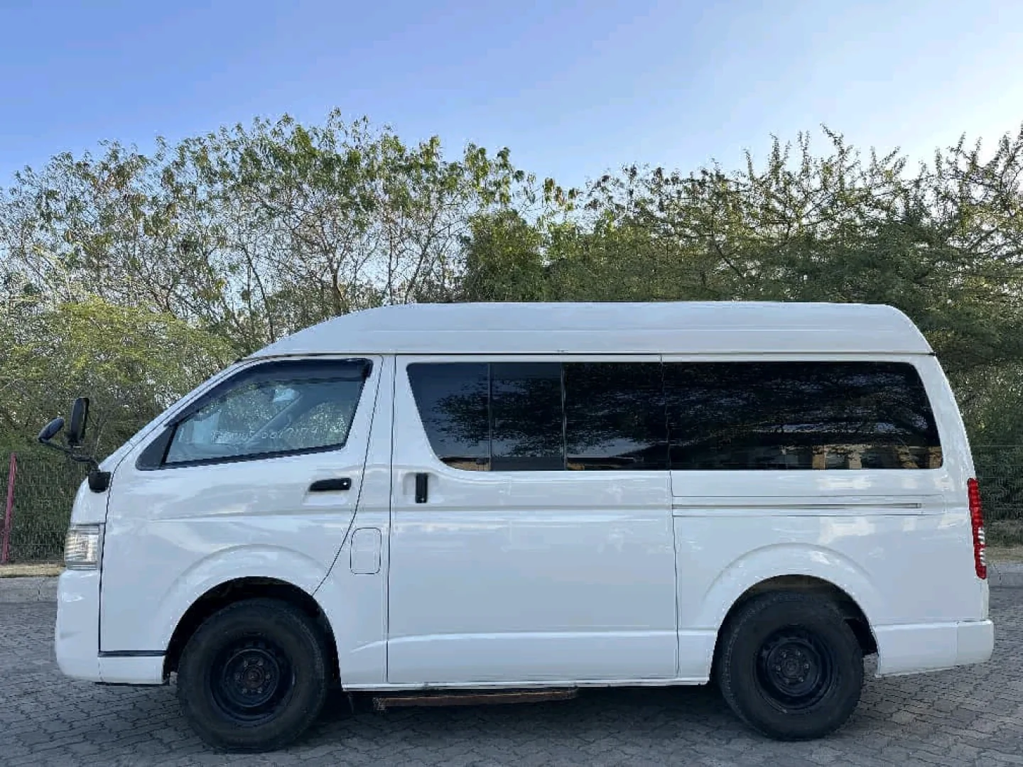2006 Toyota Hiace Van 2700cc Automatic thumbnail 4