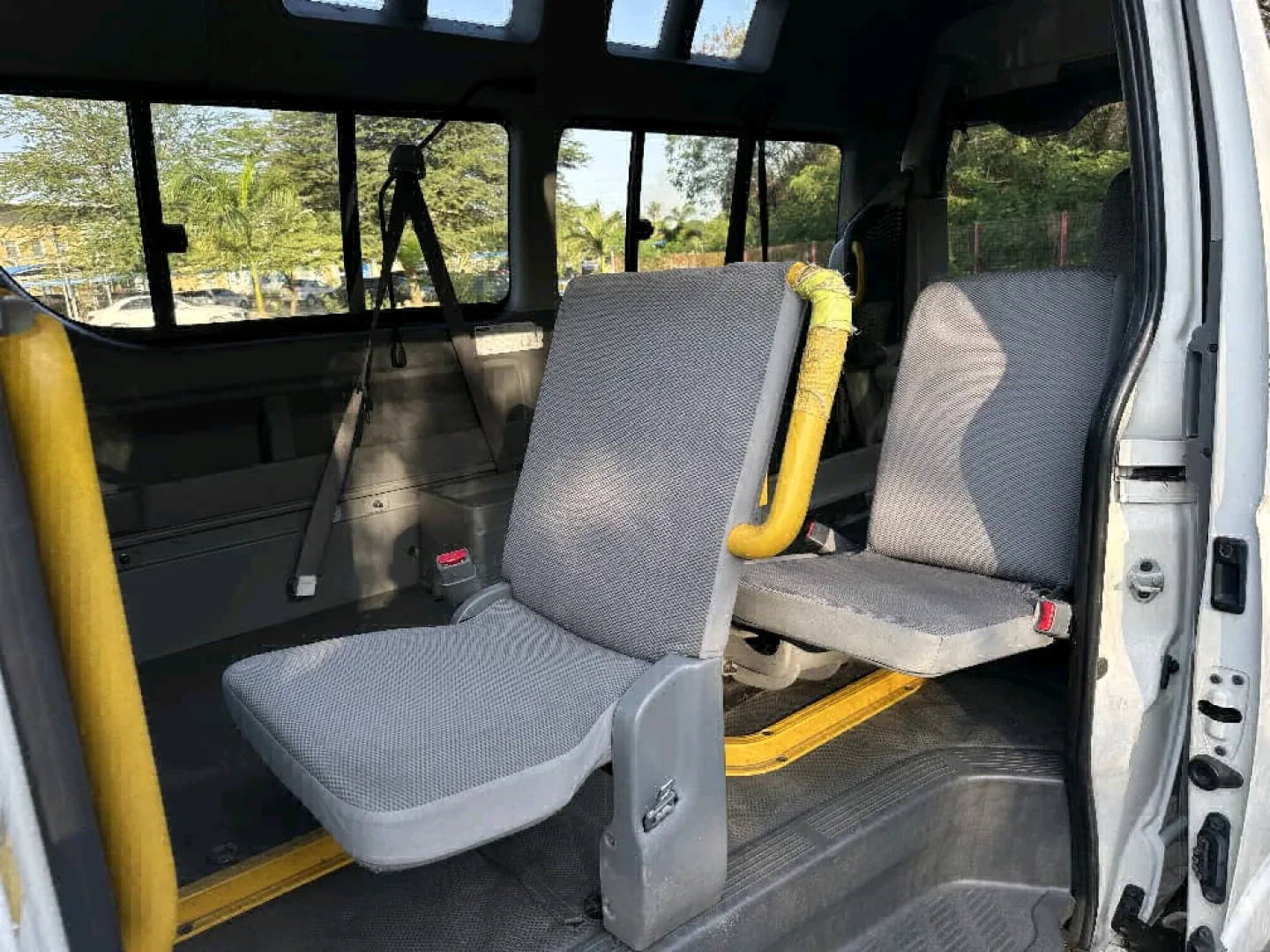 2006 Toyota Hiace Van 2700cc Automatic thumbnail 6