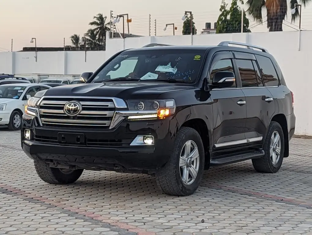 Toyota Land Cruiser 200 ZX V8 2016 thumbnail 5
