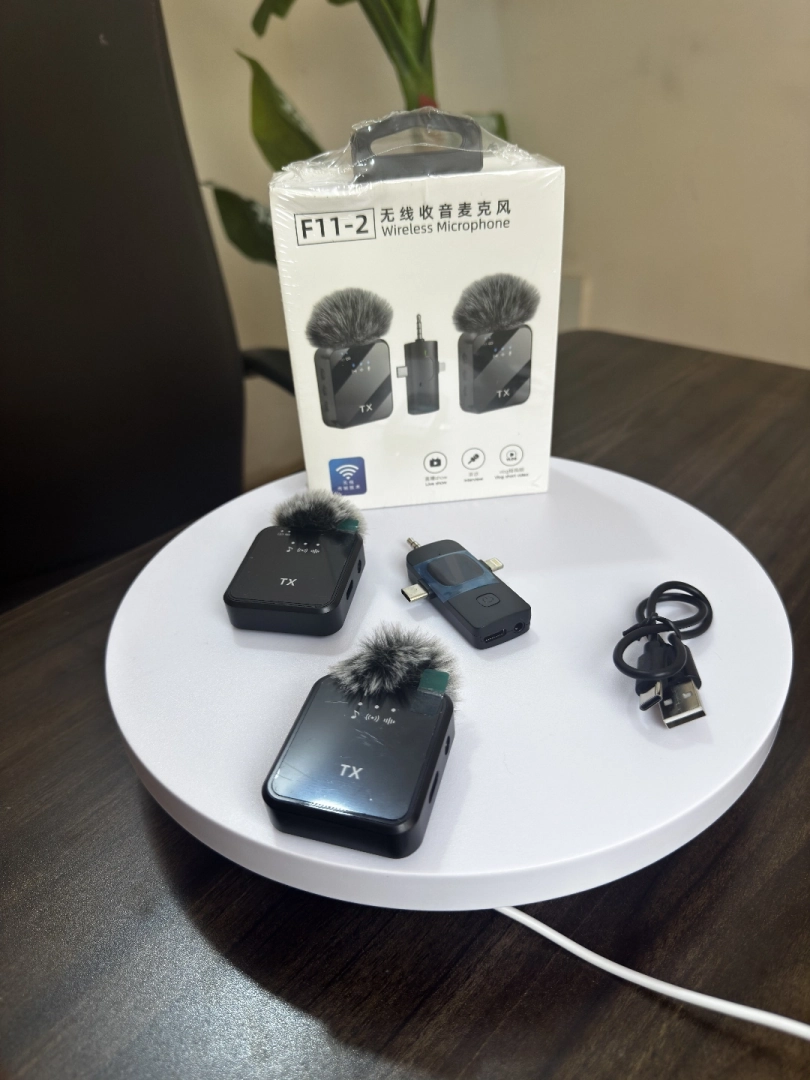 F11-2 Dual Wireless Microphone System thumbnail 2