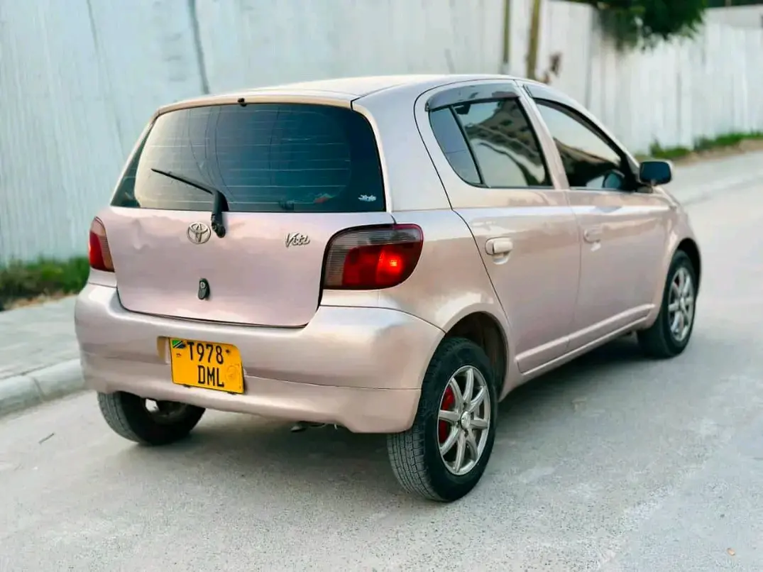 Toyota Vitz 2003