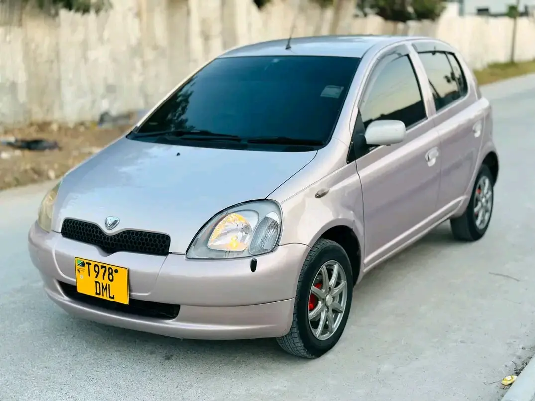 Toyota Vitz 2003 thumbnail 4