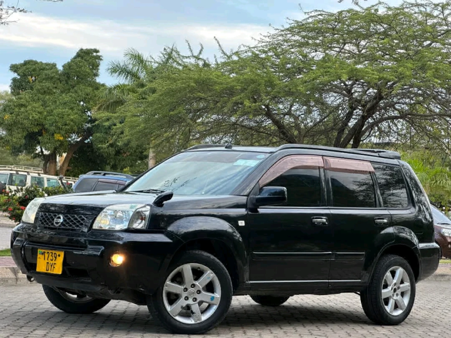 Used 2006 Black Nissan X-Trail SUV (DYF) thumbnail 4