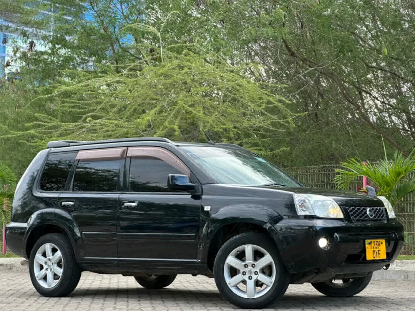 Used 2006 Black Nissan X-Trail SUV (DYF) thumbnail 5