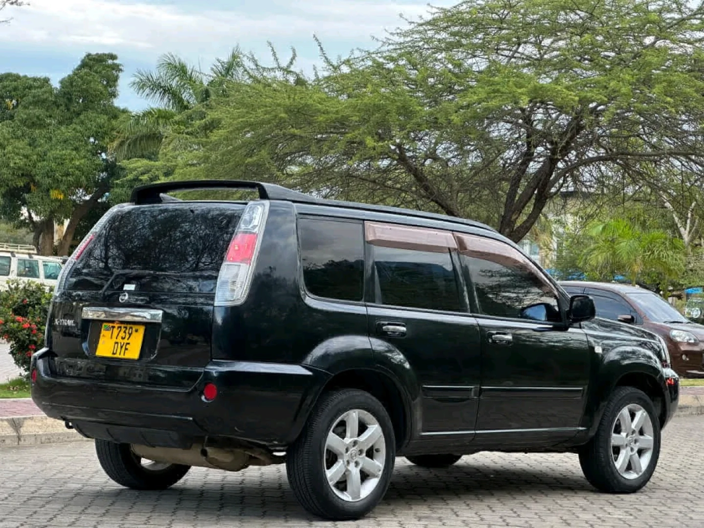 Used 2006 Black Nissan X-Trail SUV (DYF) thumbnail 6