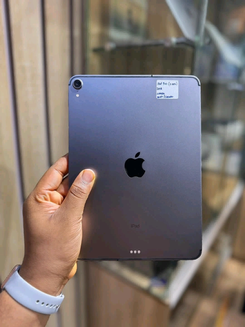 Apple iPad Pro 11-inch (2018) 512GB Tablet