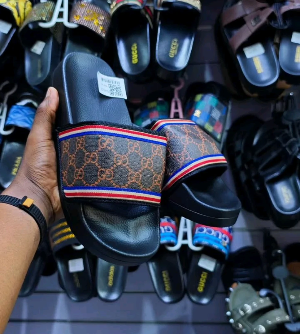 Louis Vuitton Slide Sandals thumbnail 4