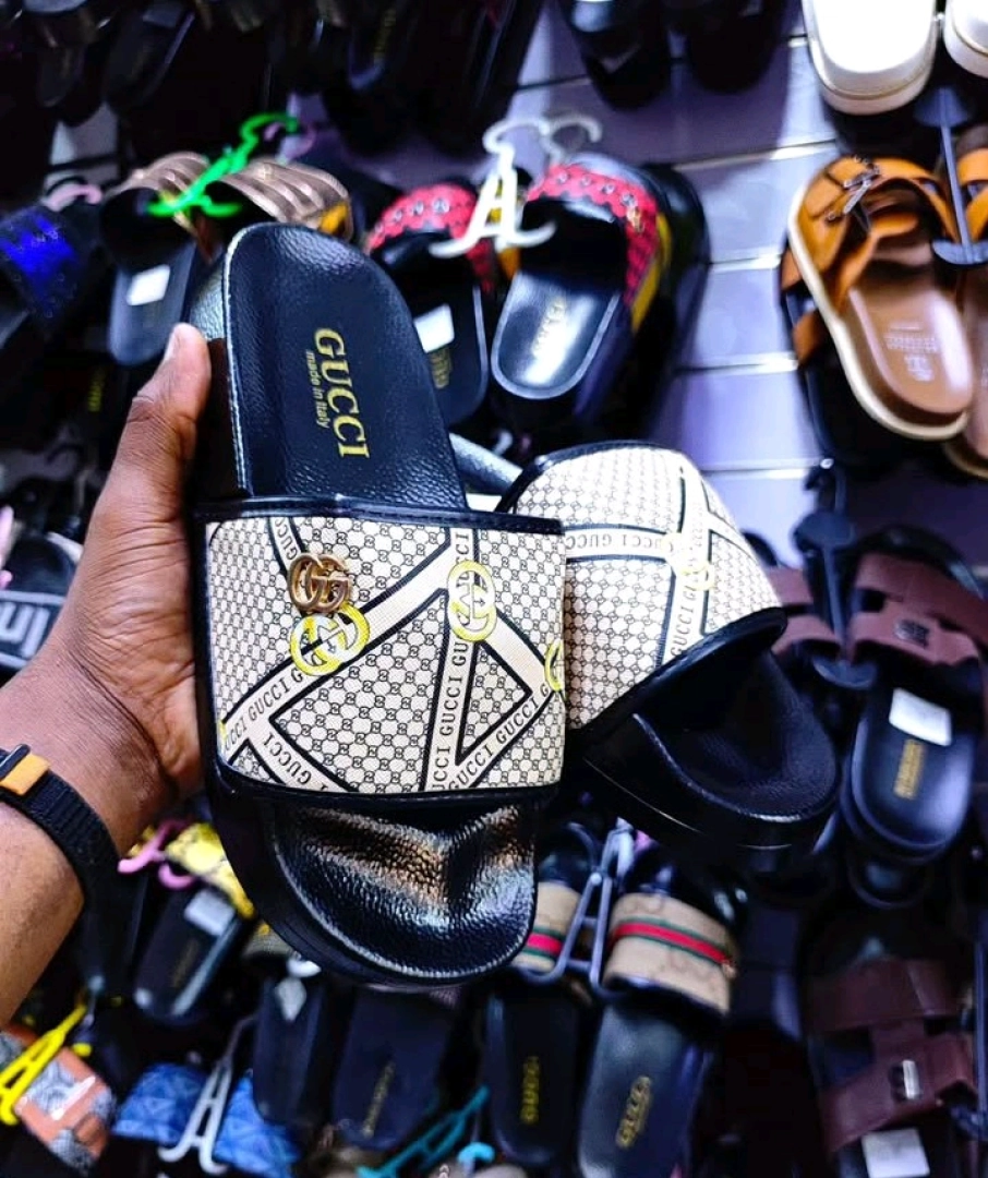 Louis Vuitton Slide Sandals thumbnail 7