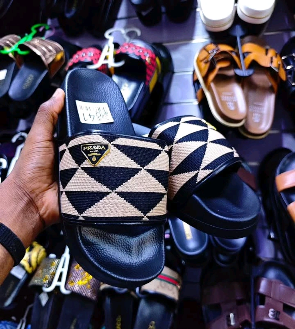 Louis Vuitton Slide Sandals thumbnail 8