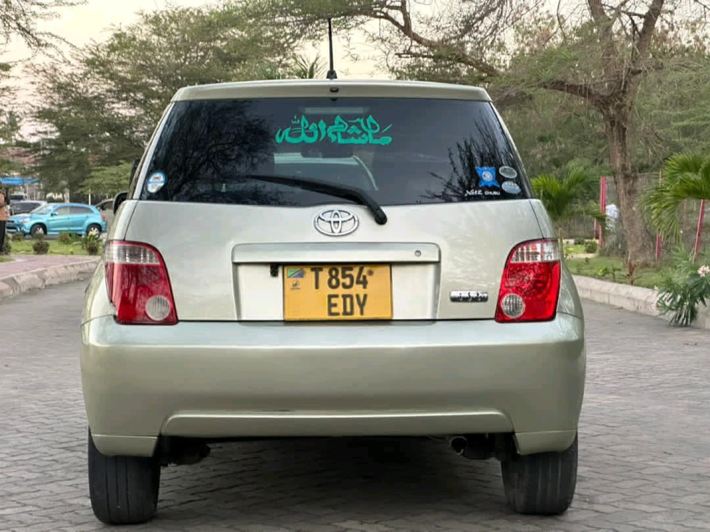 Toyota Ist 2007, 1290cc, Full AC, Clean Condition thumbnail 3