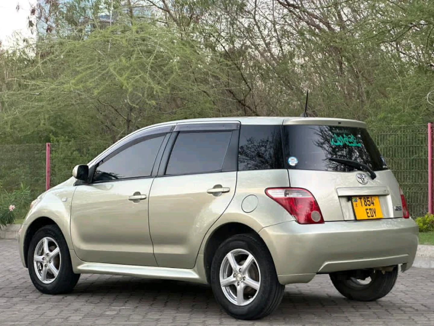 Toyota Ist 2007, 1290cc, Full AC, Clean Condition thumbnail 4
