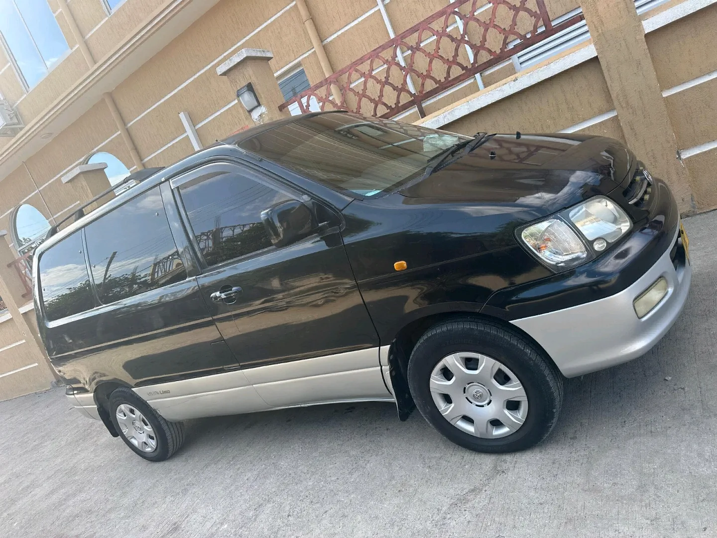 Toyota Noah S40 Super Extra Limo thumbnail 3