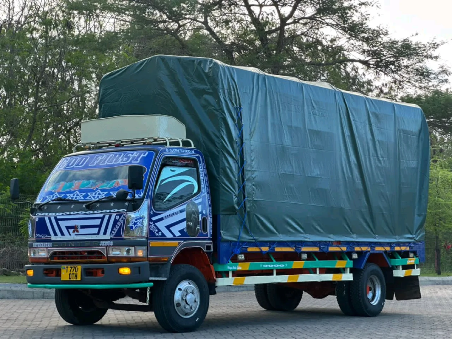 Mitsubishi Canter Truck 1996, 3.5 Ton, Exchange Allowed thumbnail 5
