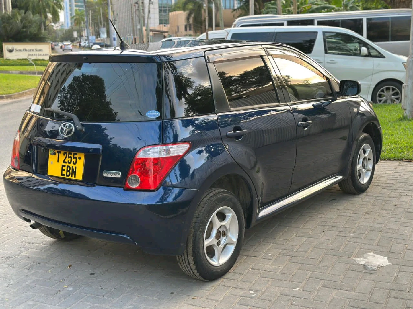 Toyota IST 2005 Automatic (1490cc) - Exchange Allowed thumbnail 4
