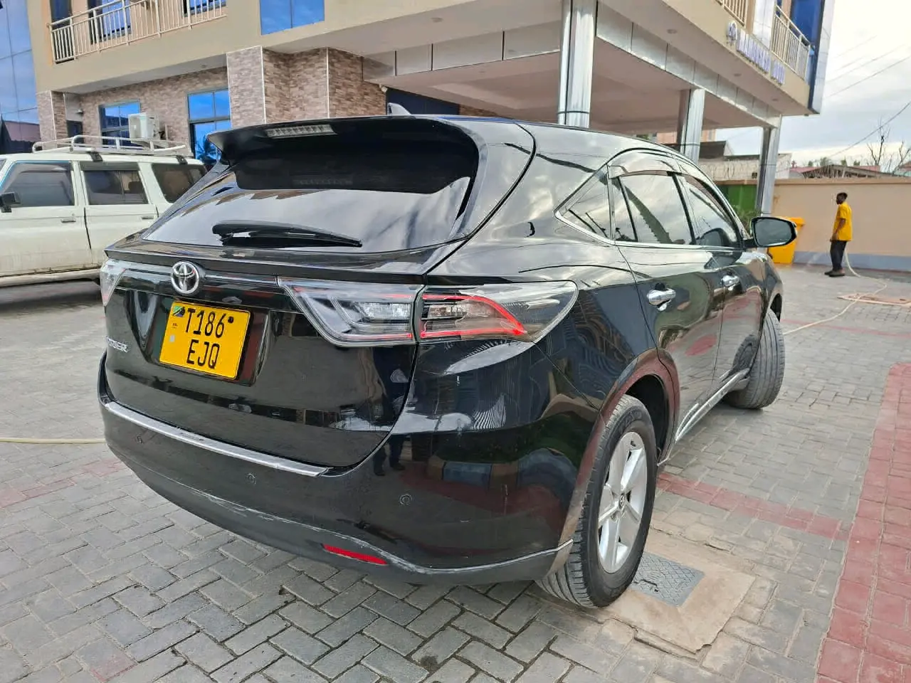 Toyota Harrier Anaconda 2016 thumbnail 2