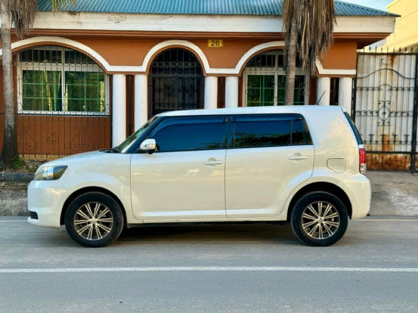 Toyota Rumion 2011 Pearl White thumbnail 5