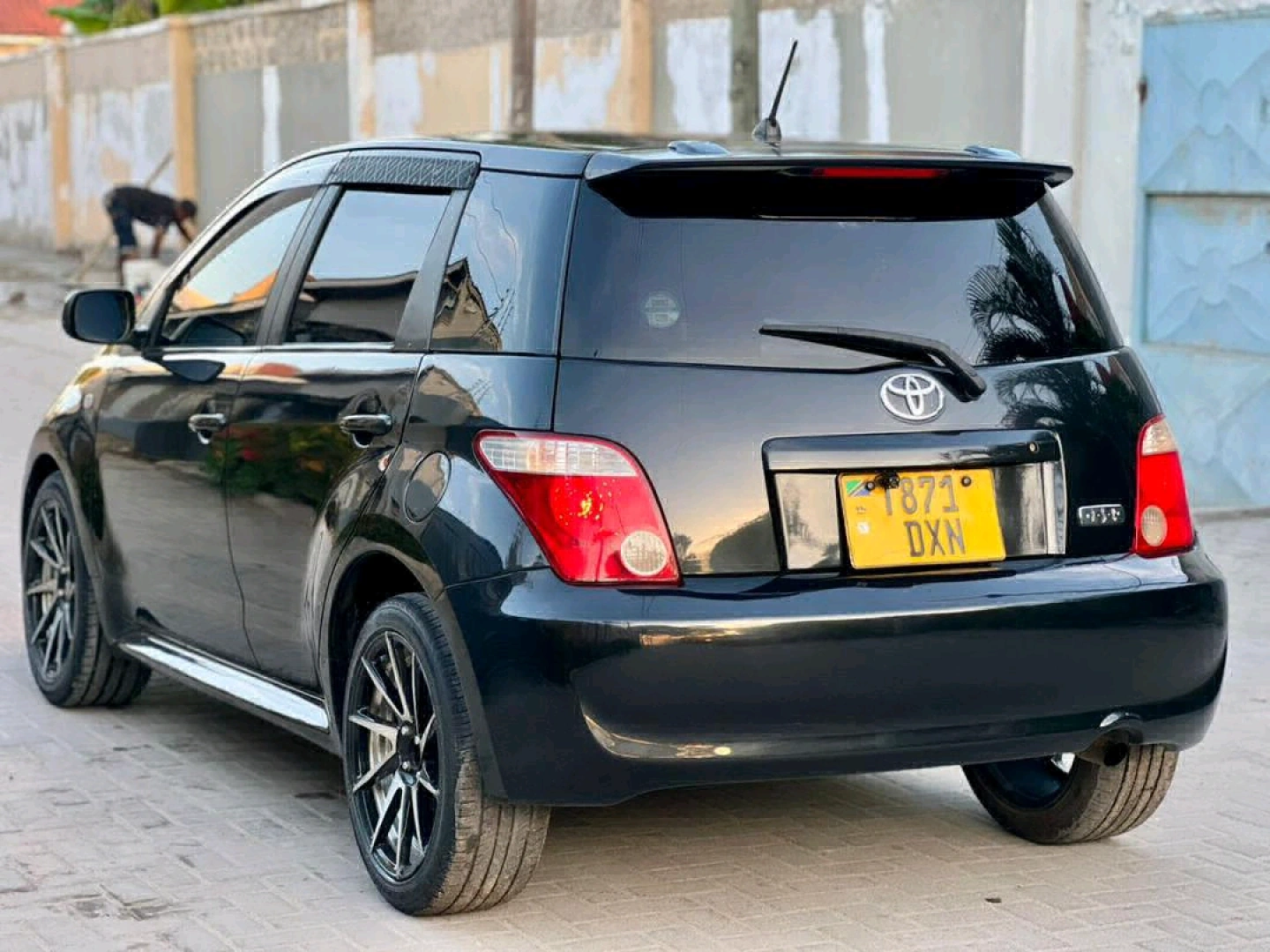 Toyota Ist 2006 Black Sedan (Reg DXN) thumbnail 2