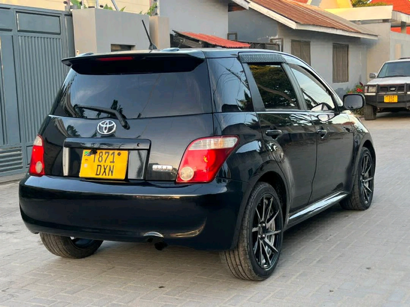 Toyota Ist 2006 Black Sedan (Reg DXN) thumbnail 5