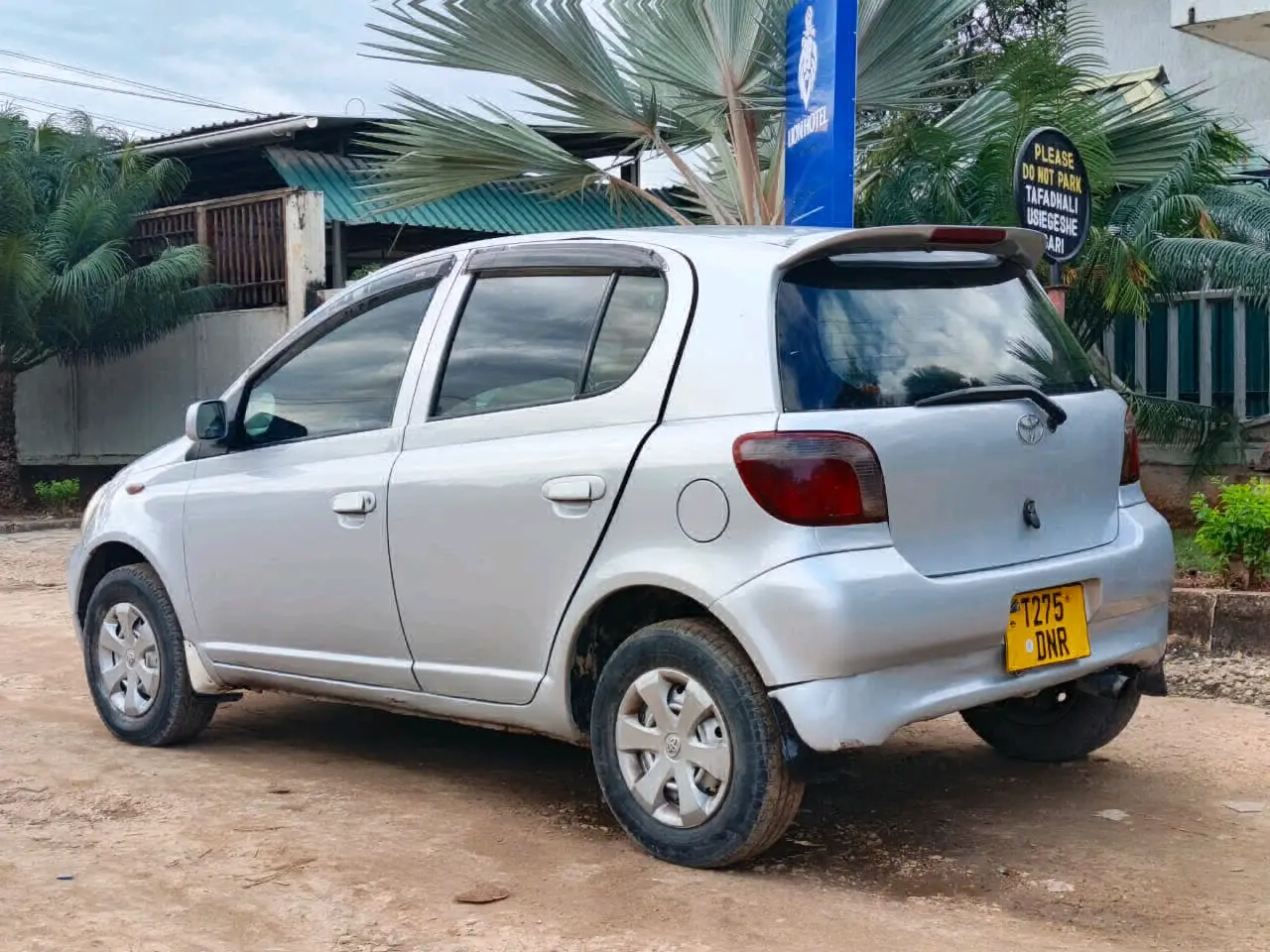 Toyota Vitz DNR thumbnail 6