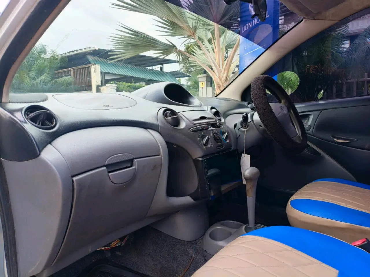 Toyota Vitz DNR thumbnail 9