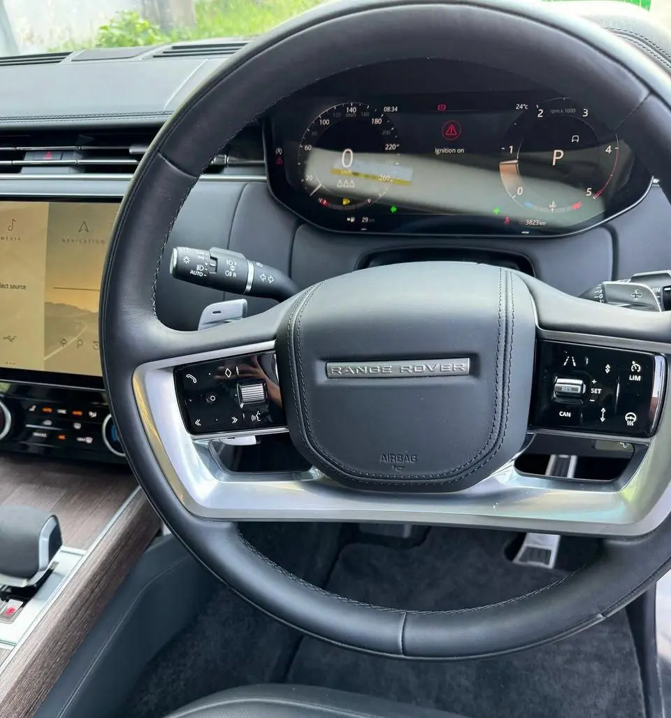 2024 Range Rover SUV (Diesel) thumbnail 2