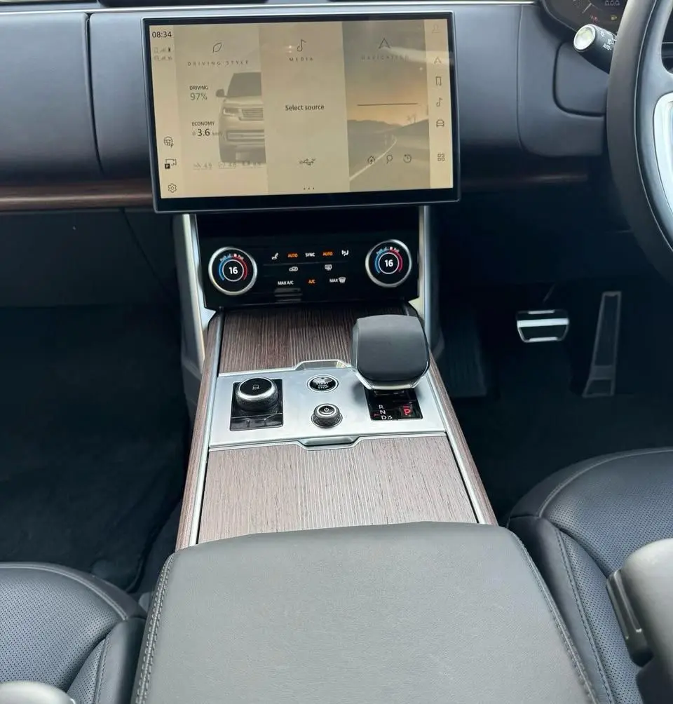 2024 Range Rover SUV (Diesel) thumbnail 3