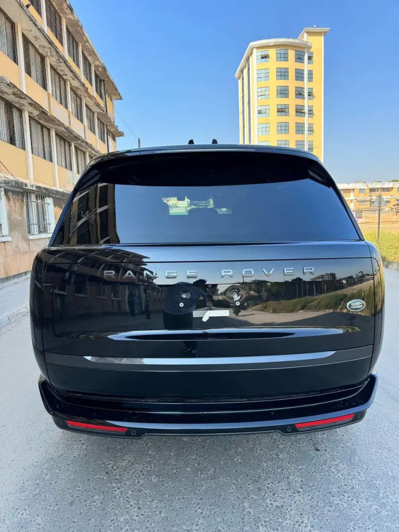 2024 Range Rover SUV (Diesel) thumbnail 5