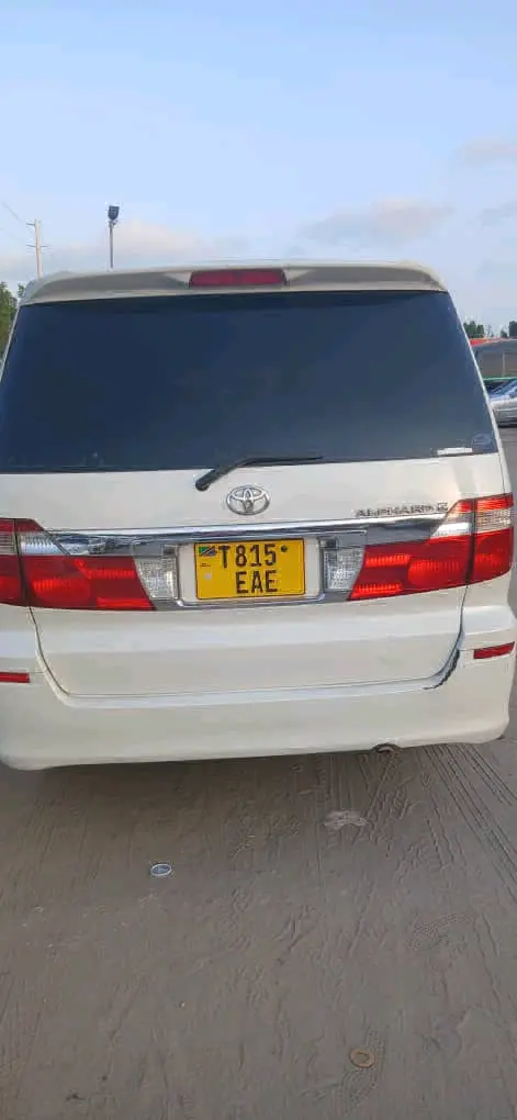 Toyota Alphard Minivan Nyeupe thumbnail 2