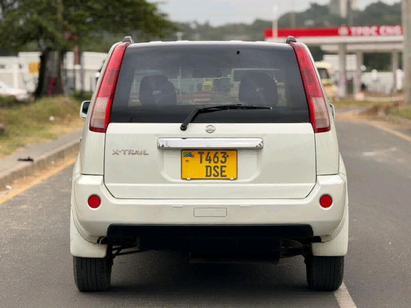 White Nissan X-Trail SUV for Sale thumbnail 2